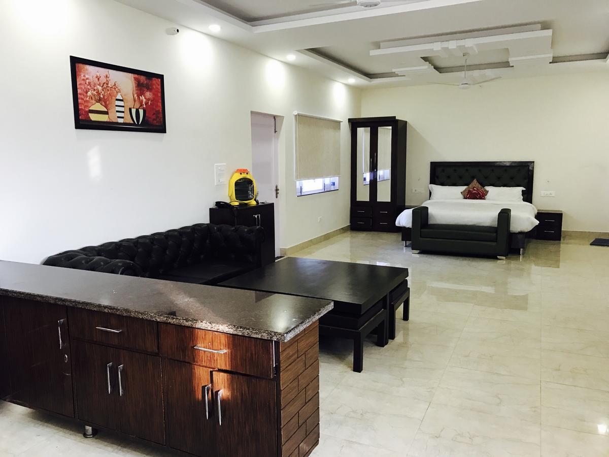 Clement Town Nauka Hills Resort מראה חיצוני תמונה